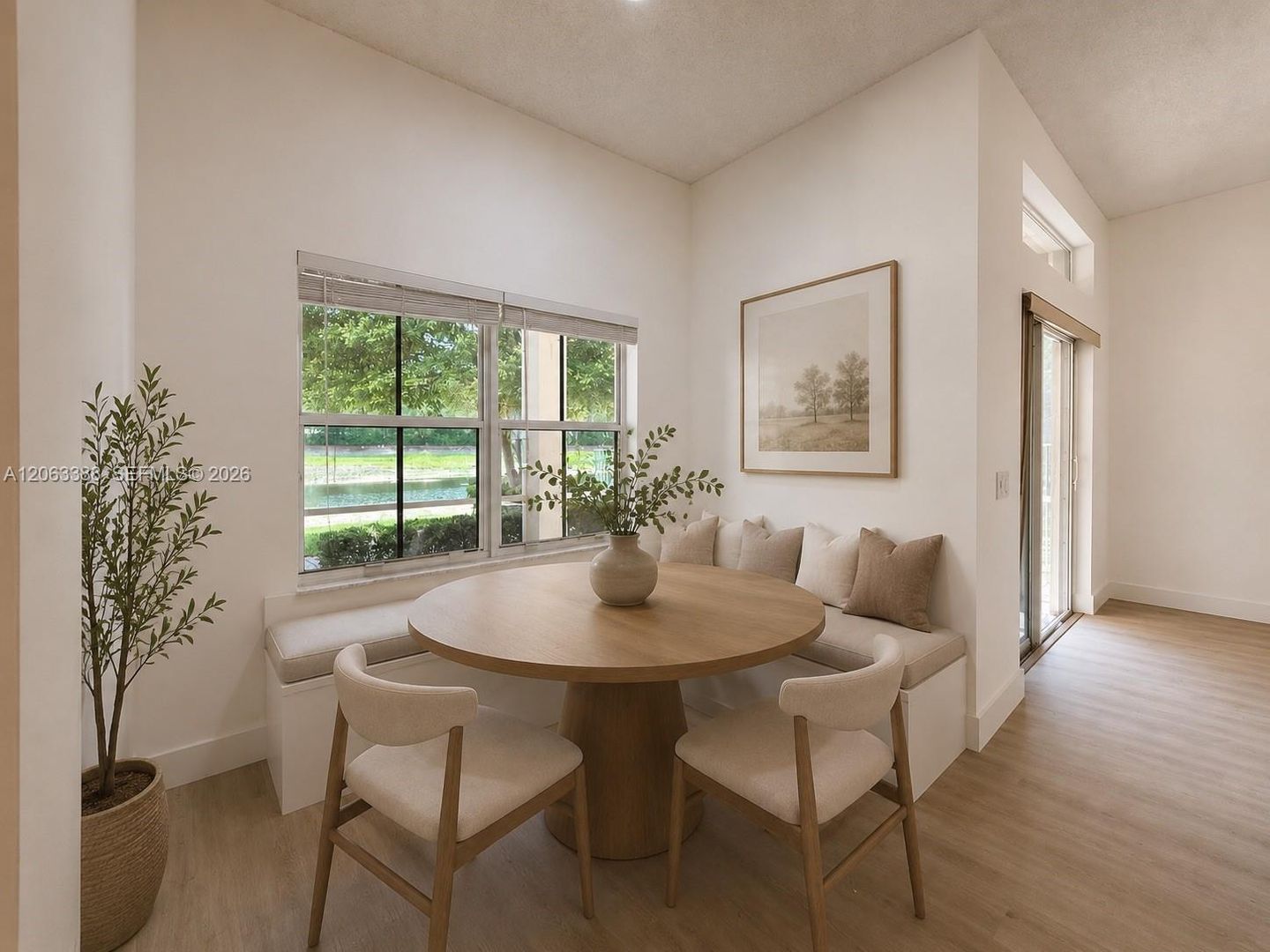 WESTON House: 837 TANGLEWOOD CIR #837