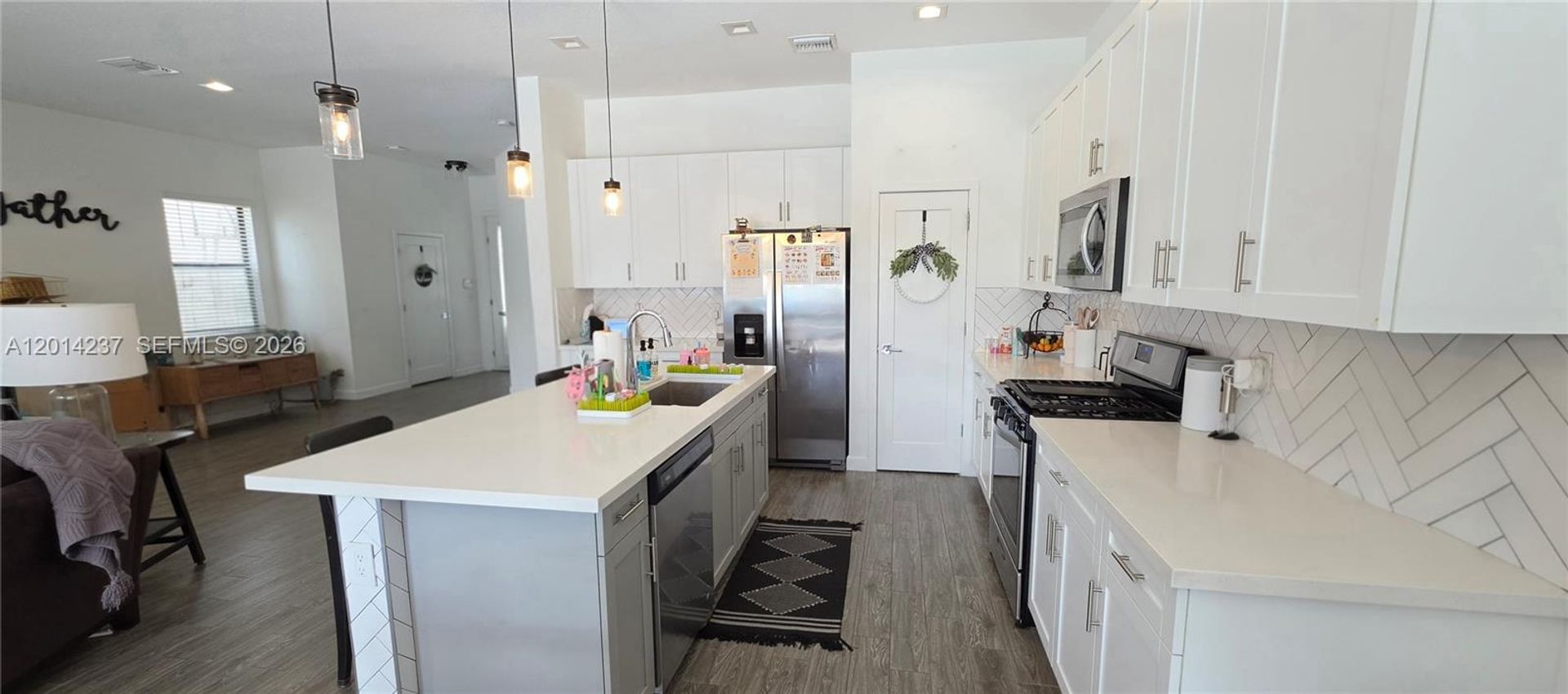 DANIA House: 4971 WHISPERING WAY #4971