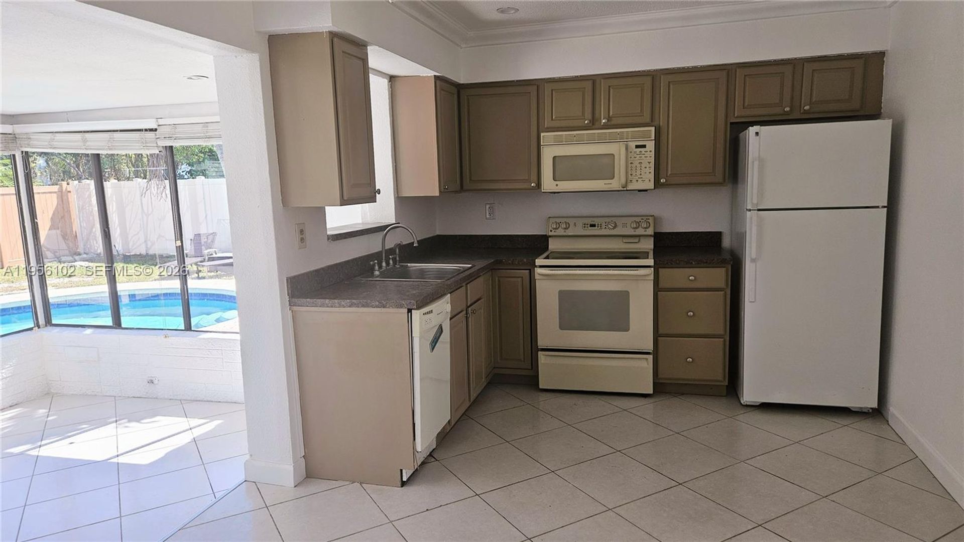 OAKLAND PARK House: 4360 NE 13TH AVE