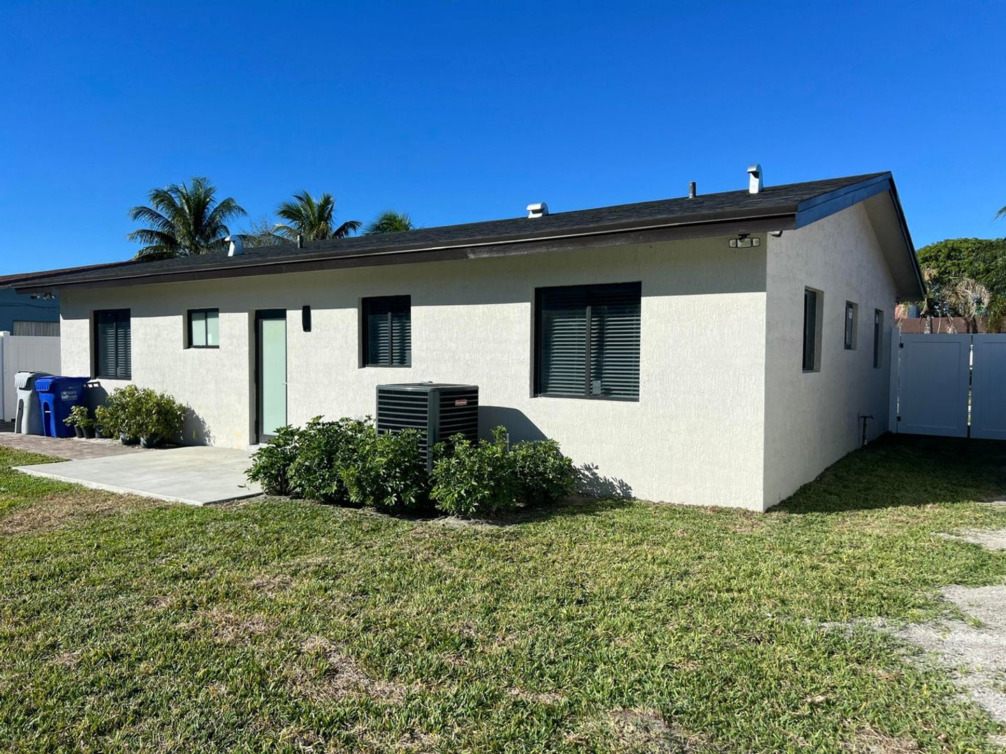 POMPANO BEACH House: 156 NW 15TH CT
