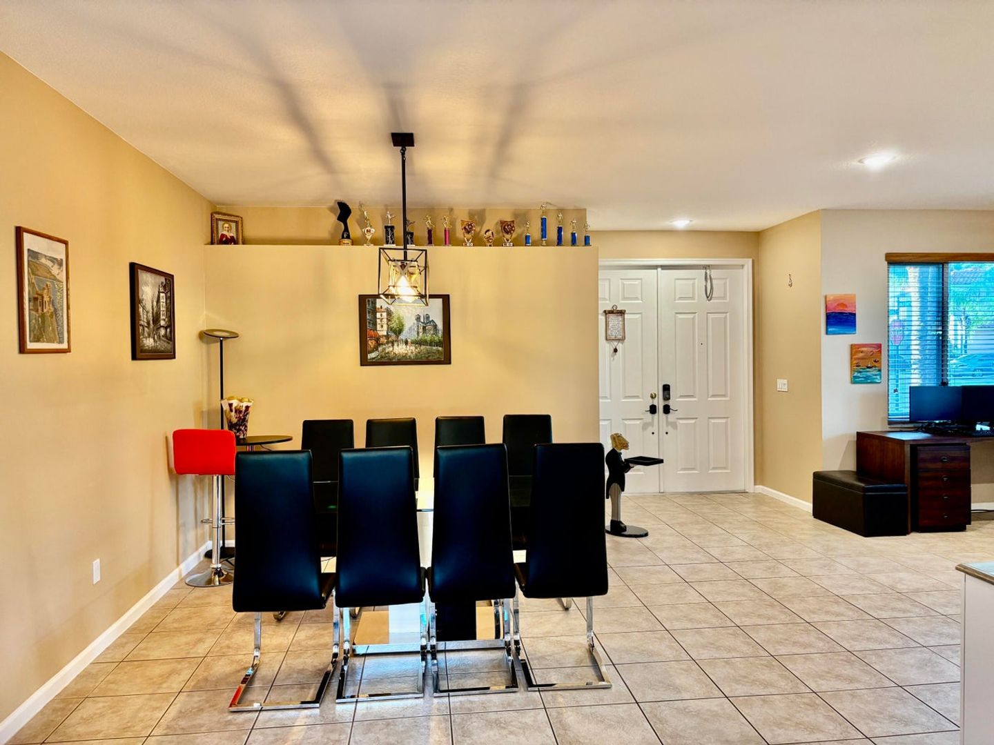 Wellington House: 9022 Dupont Place