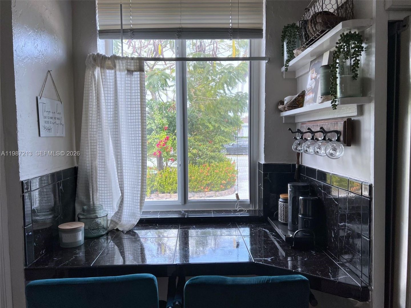 NORTH MIAMI BEACH House: 2040 NE 183RD ST #2040