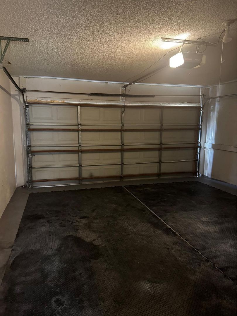 SUNRISE House: 9651 SUNSET STRIP