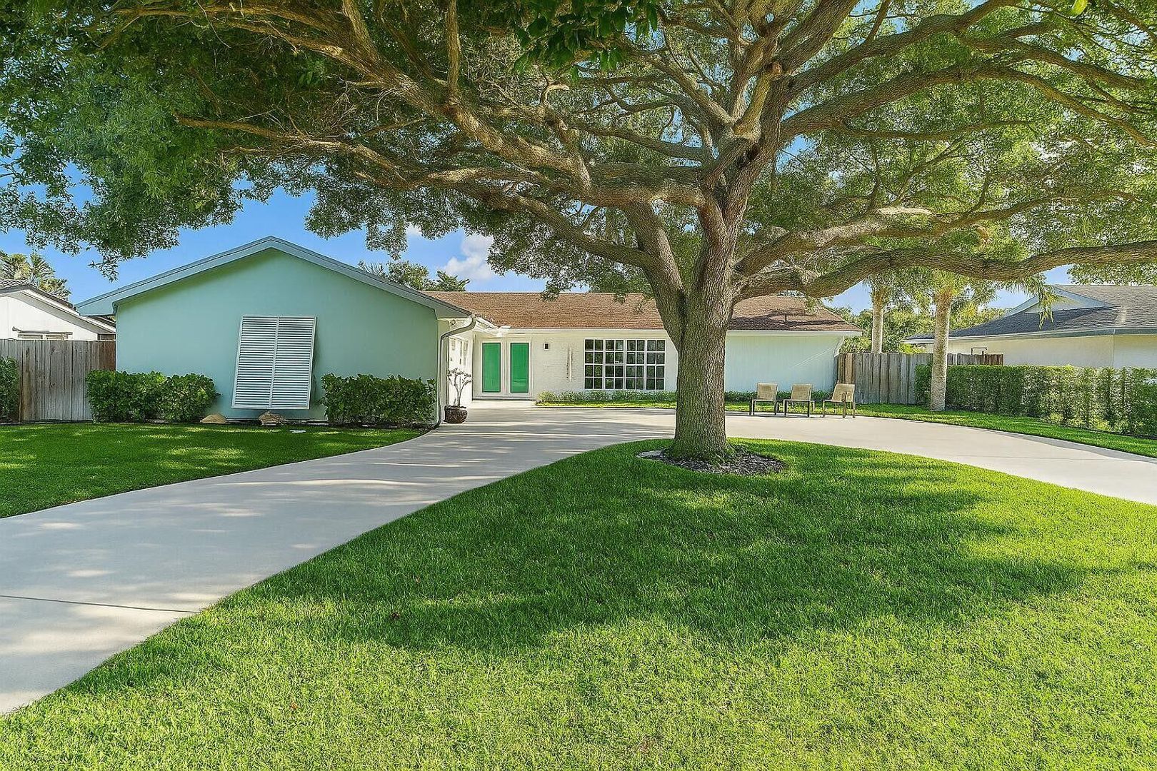 PALM BEACH GARDENS House: 4193 HYACINTH CIR N