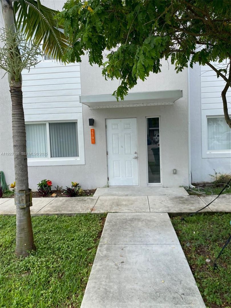 MIAMI GARDENS House: 2755 NW 191ST TER