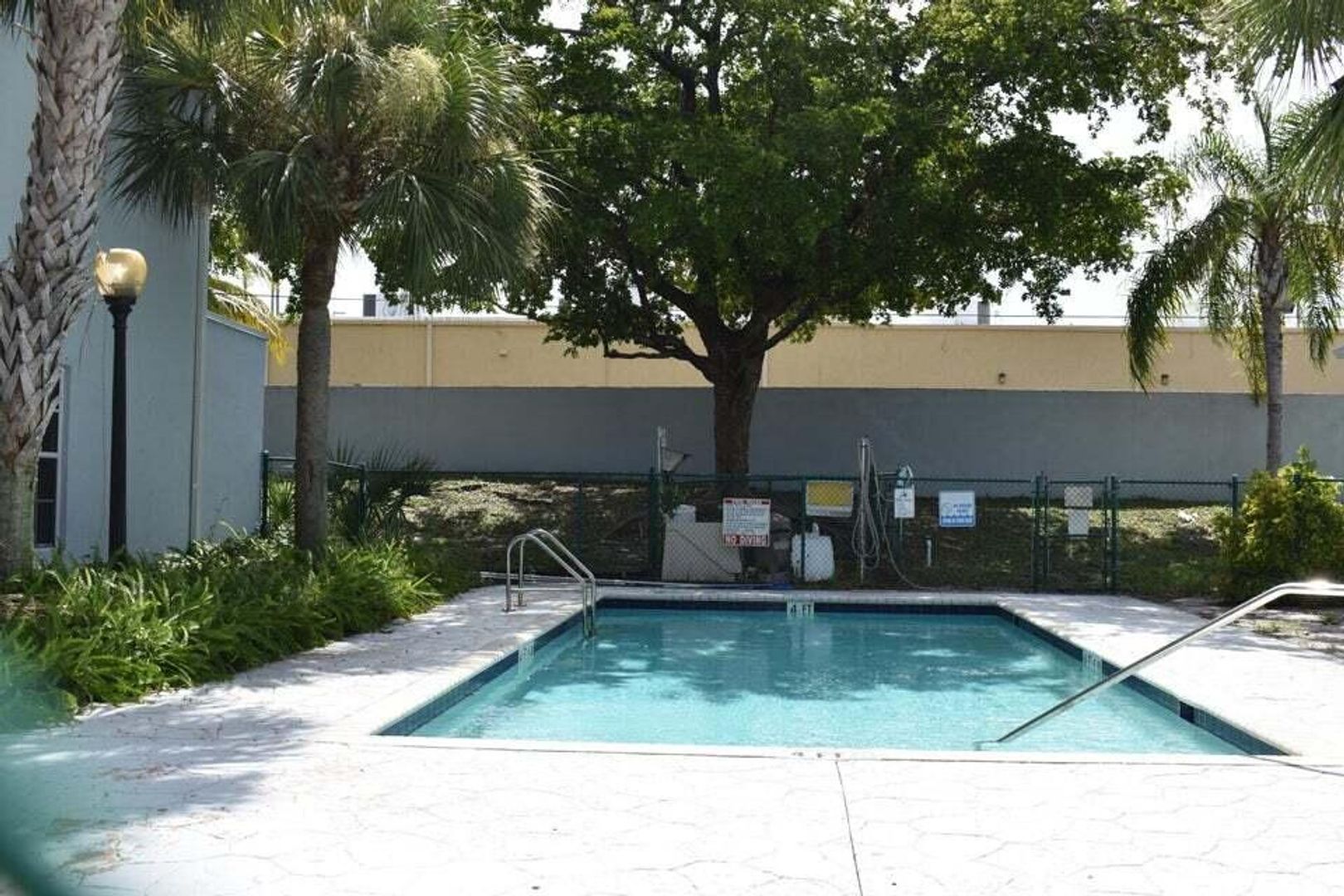 DELRAY BEACH House: 2300 FLORIDA BLVD APT D