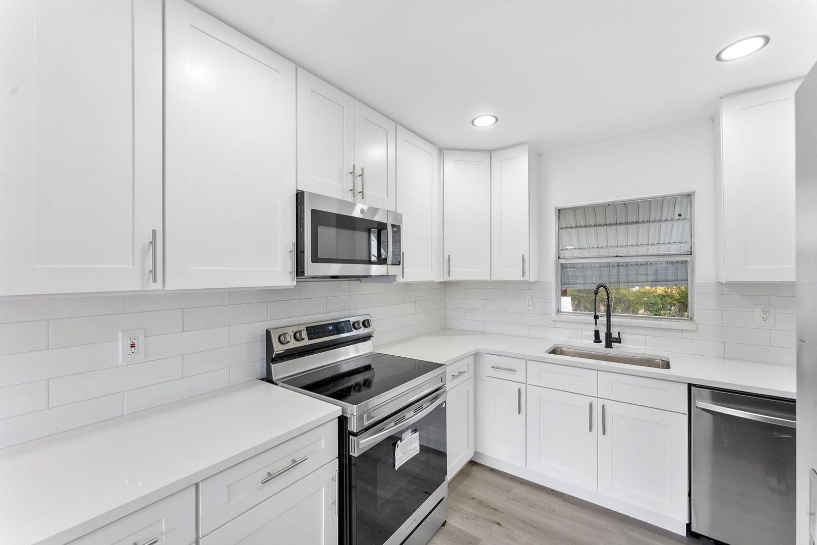 DEERFIELD BEACH House: 316 NW 6TH CT