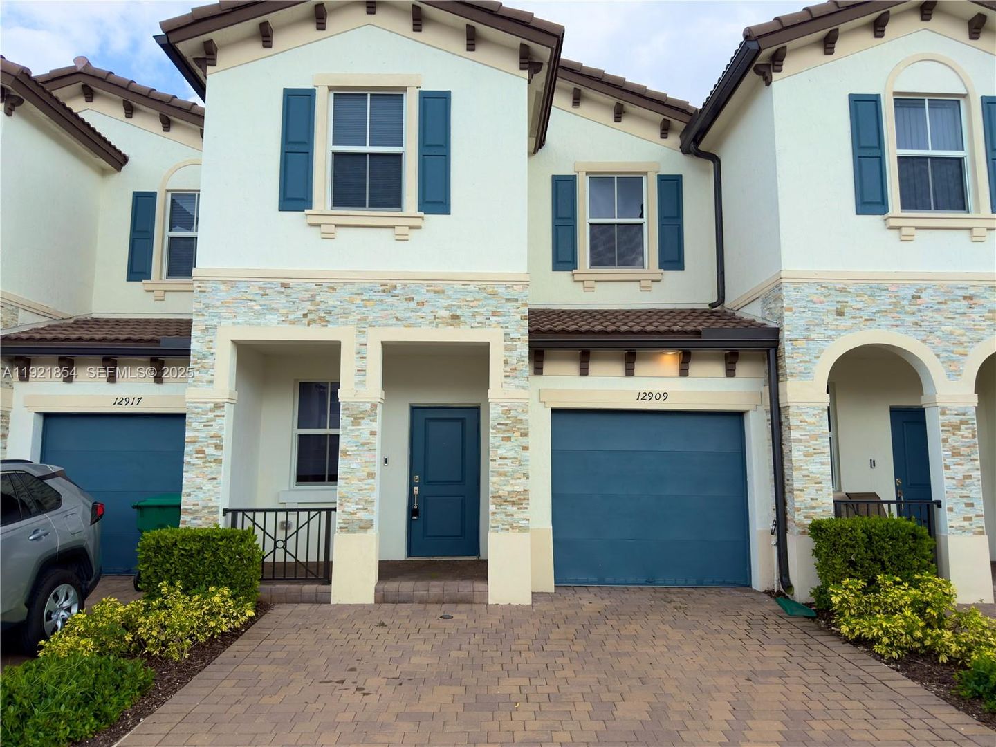 MIAMI House: 12909 NW 23RD PL