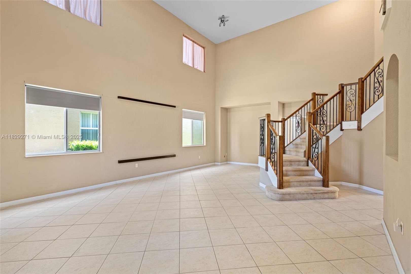 MIAMI GARDENS House: 20530 NW 12TH CT