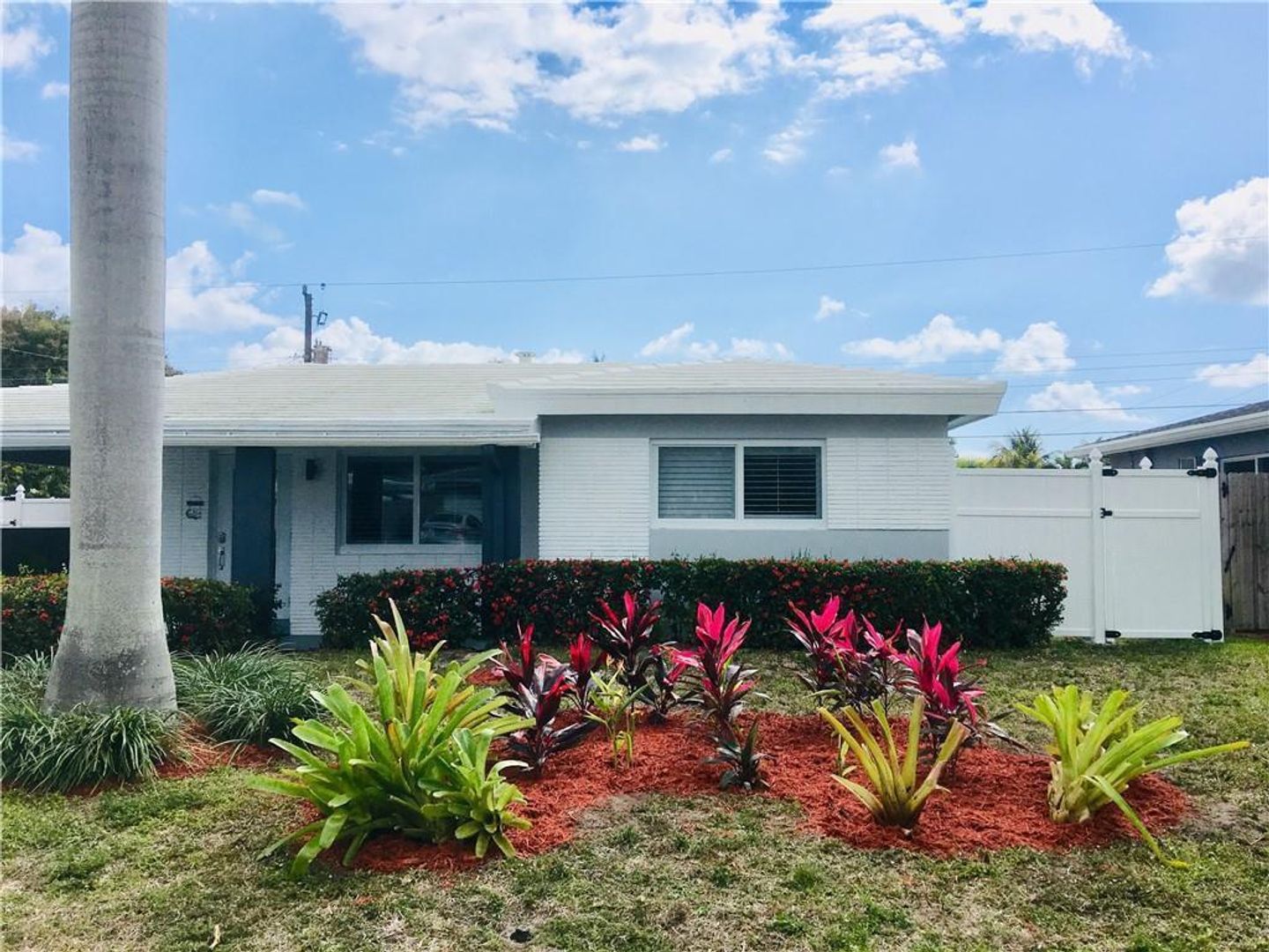 OAKLAND PARK House: 4580 NE 3RD AVE #4580