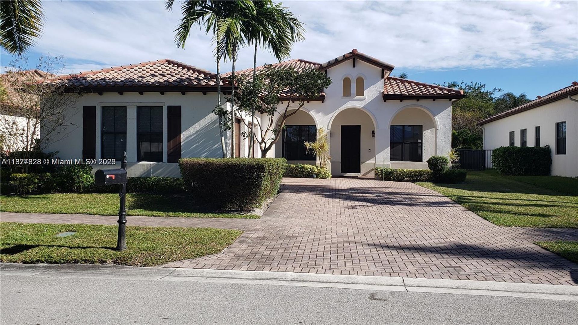 COOPER CITY House: 8280 NW 28TH ST