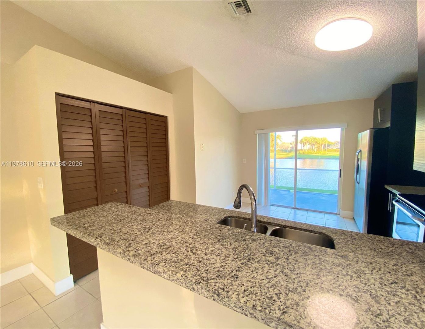 PEMBROKE PINES House: 611 NW 208TH CIR