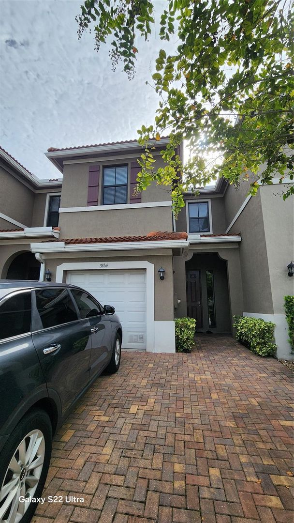 POMPANO BEACH House: 3364 NW 10TH AVE