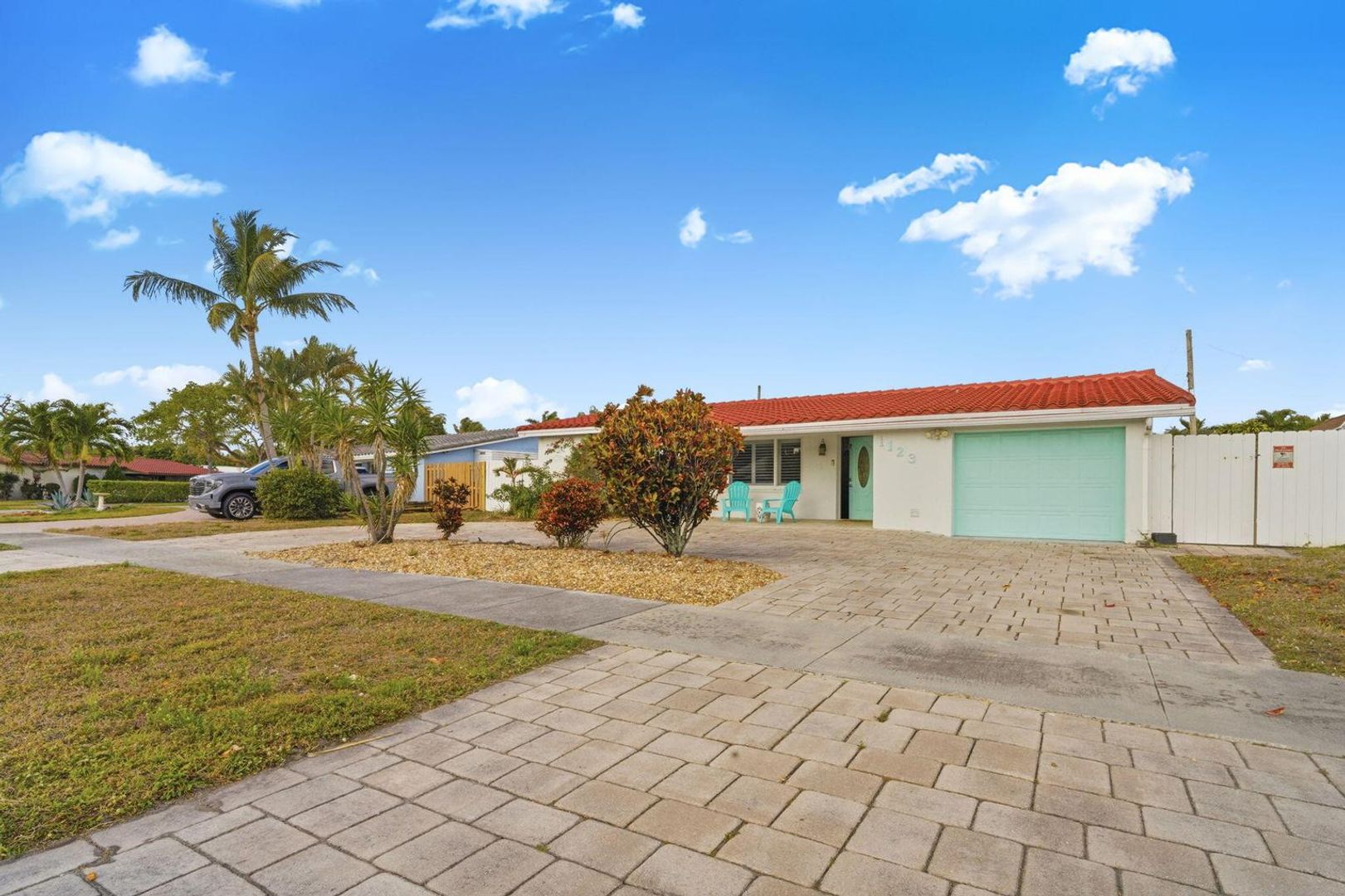 DEERFIELD BEACH House: 1123 SE 2ND AVE #1123