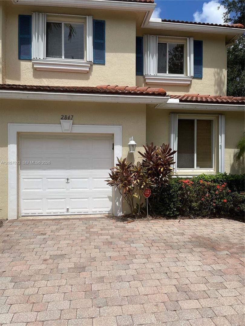 BOYNTON BEACH House: 2847 S EVERGREEN CIR