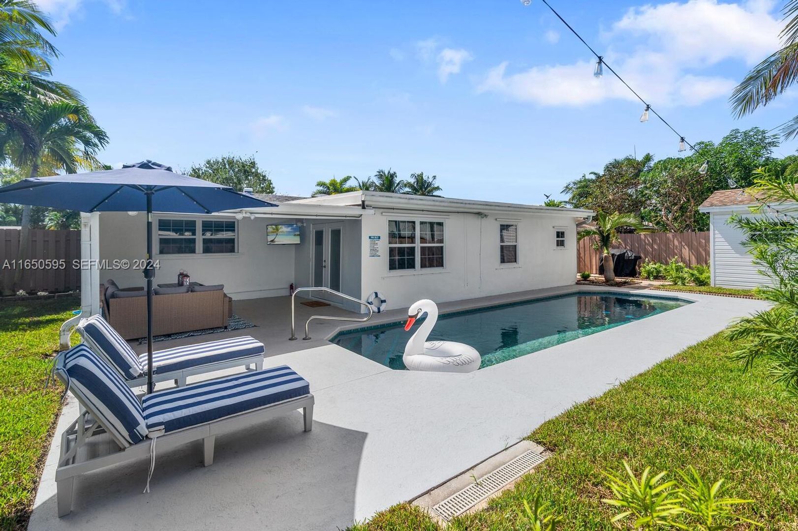 Palm Beach Gardens House: 3255 Florida Boulevard N/A