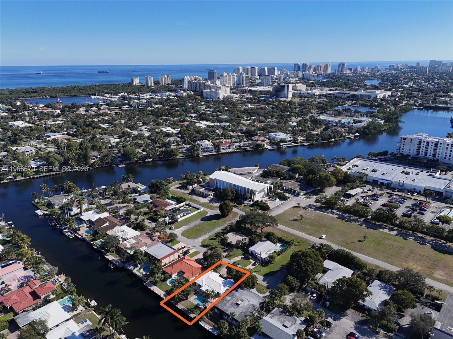 FORT LAUDERDALE House: 2031 NE 14TH CT