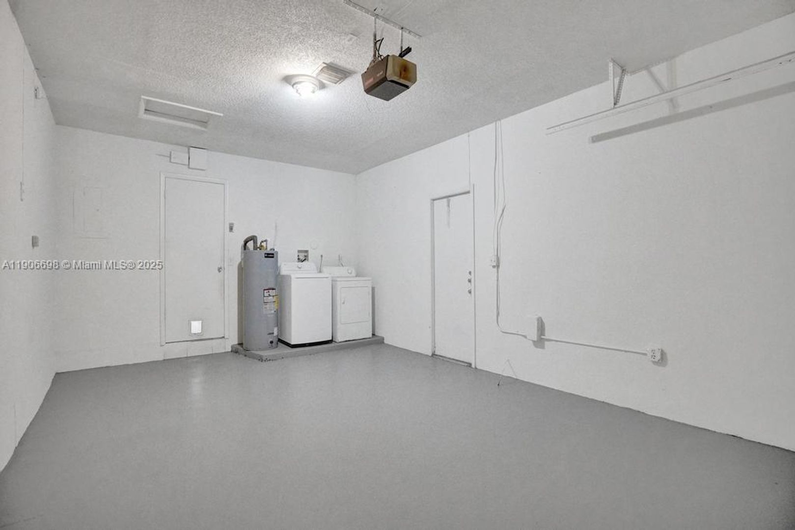 HOLLYWOOD House: 2444 RALEIGH ST