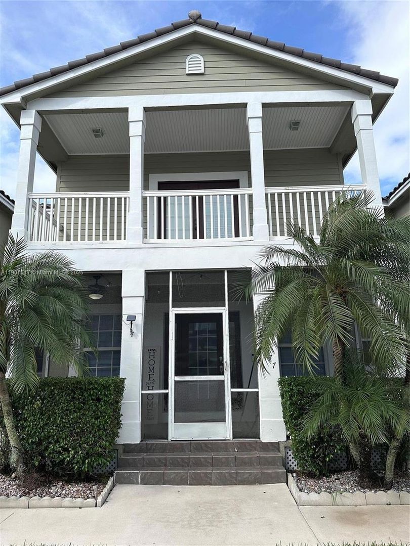 CORAL SPRINGS House: 10577 NW 56TH PL