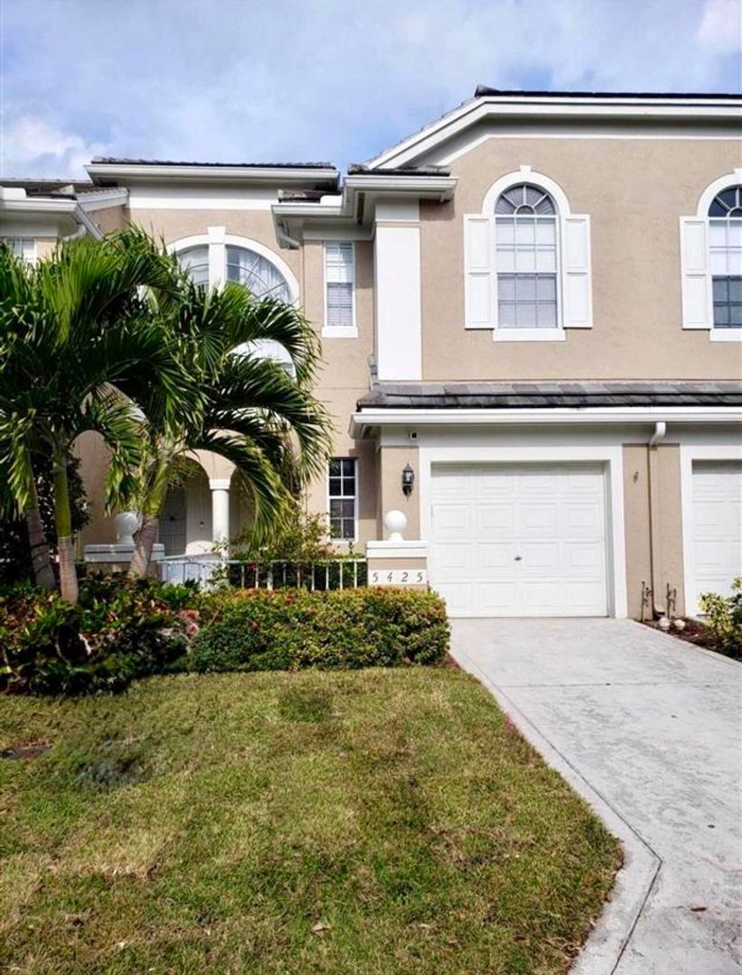 BOCA RATON House: 5425 GRAND PARK PL #5425