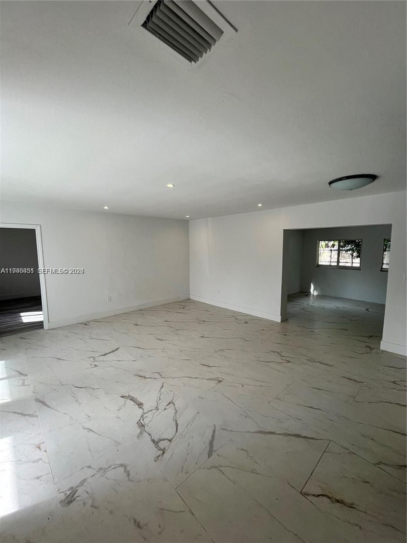 MIAMI GARDENS House: 971 NW 200TH TER #0