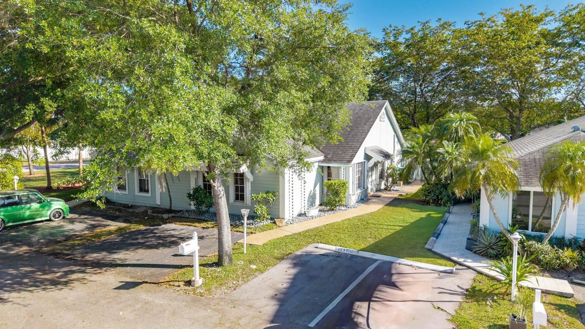 DAVIE House: 11110 SW 9TH PL