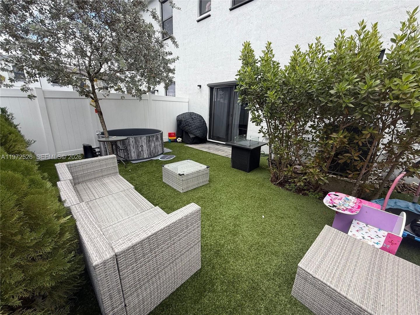 MIAMI GARDENS House: 20378 NW 6TH AVE