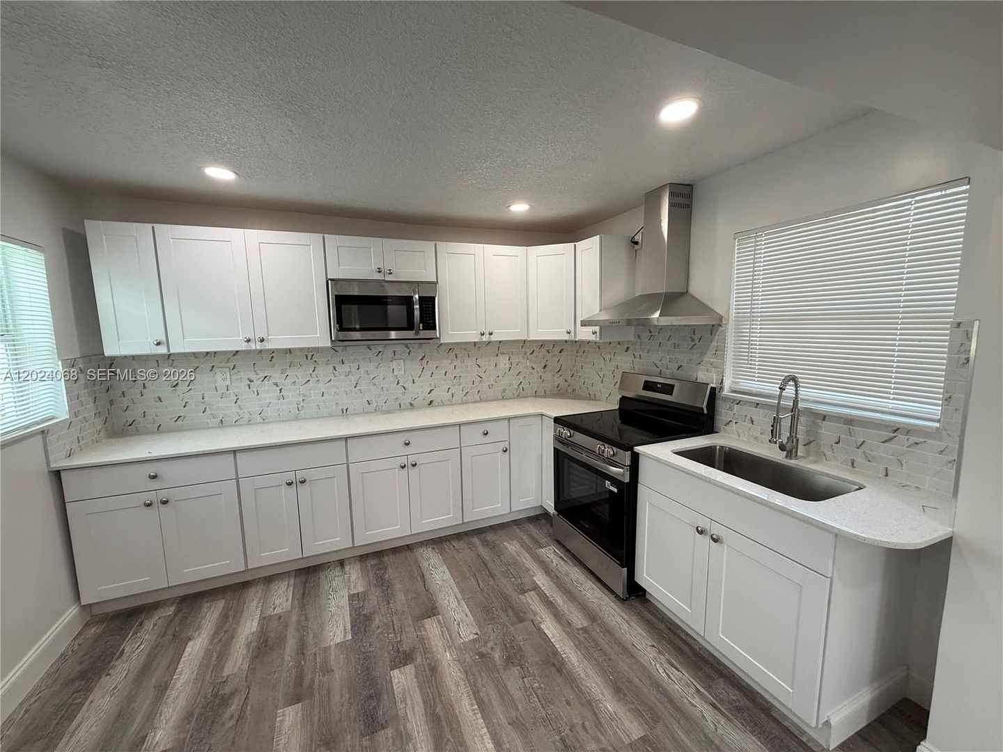 FORT LAUDERDALE House: 2161 NW 26TH AVE #0