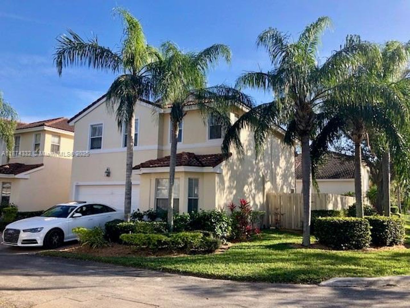 HOLLYWOOD House: 1140 OYSTERWOOD ST