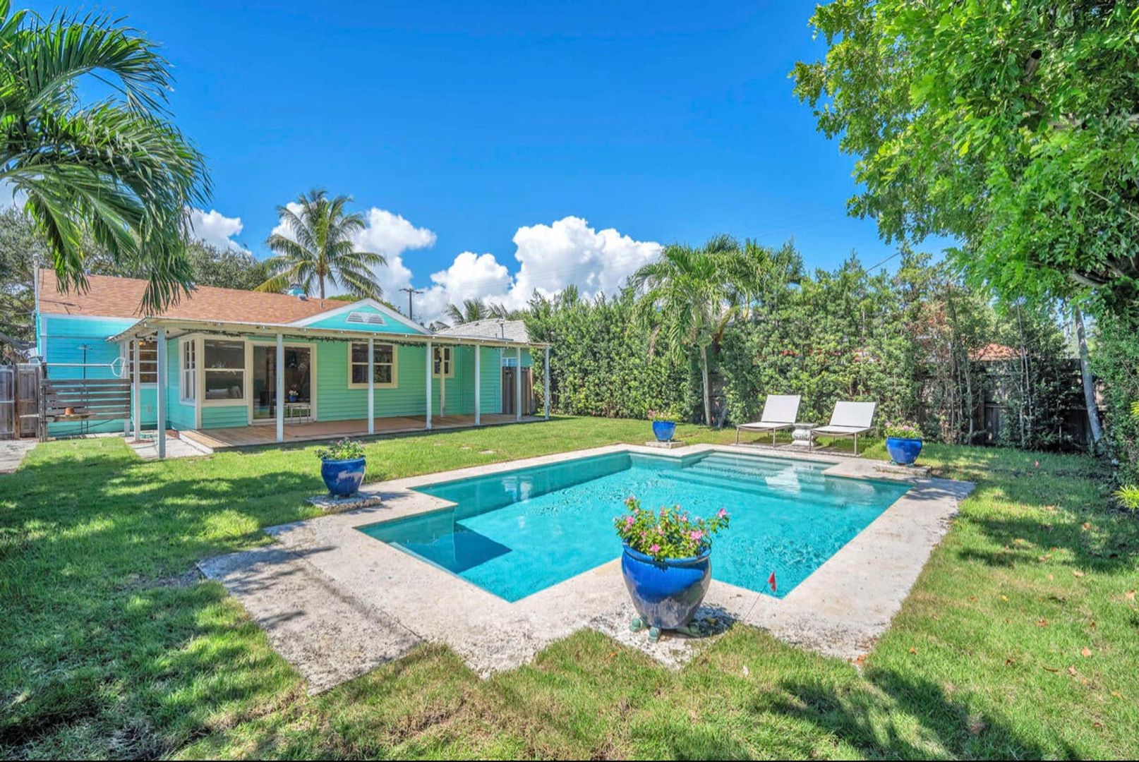 Lake Worth Beach House: 528 N Palmway
