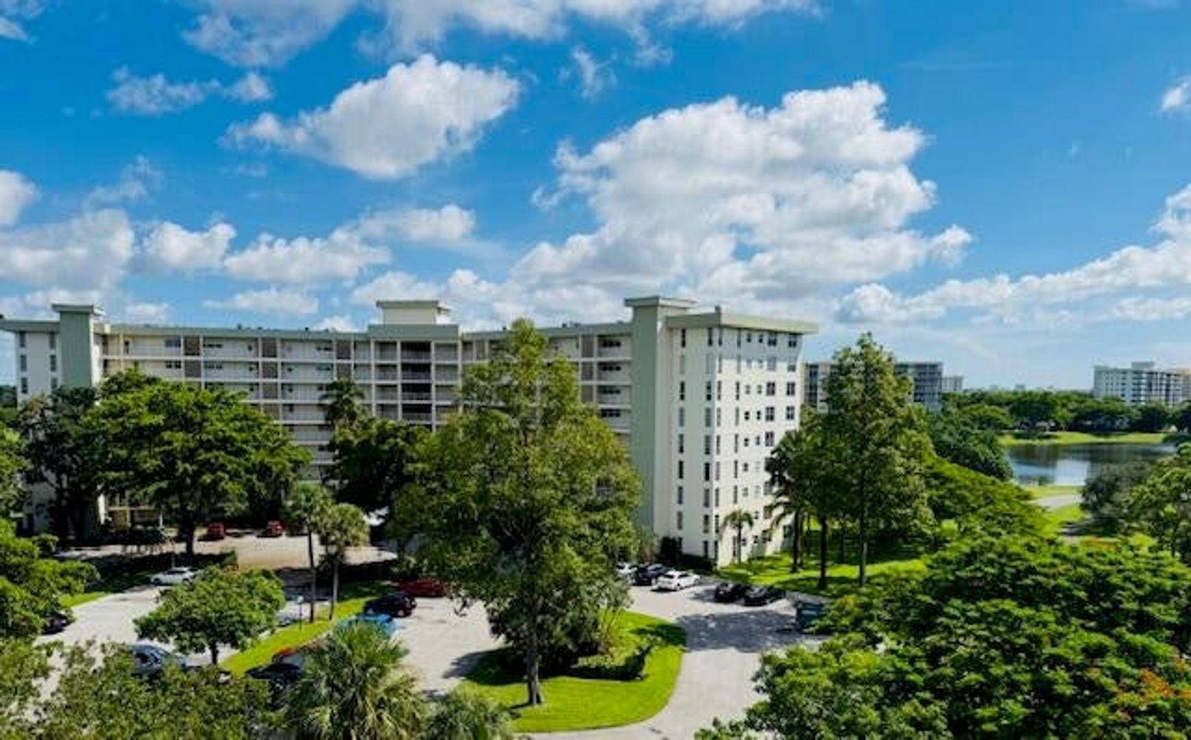 POMPANO BEACH House: 3051 N COURSE DR APT 807