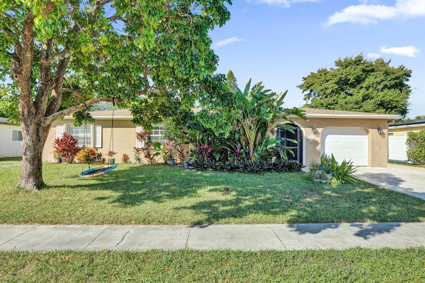 BOCA RATON House: 22335 BOULDER ST