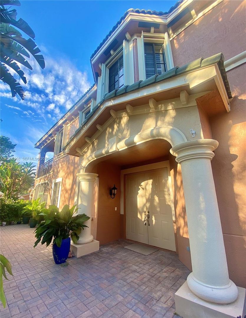 WESTON House: 2816 KINSINGTON CIR #TOWNHOUSE 281
