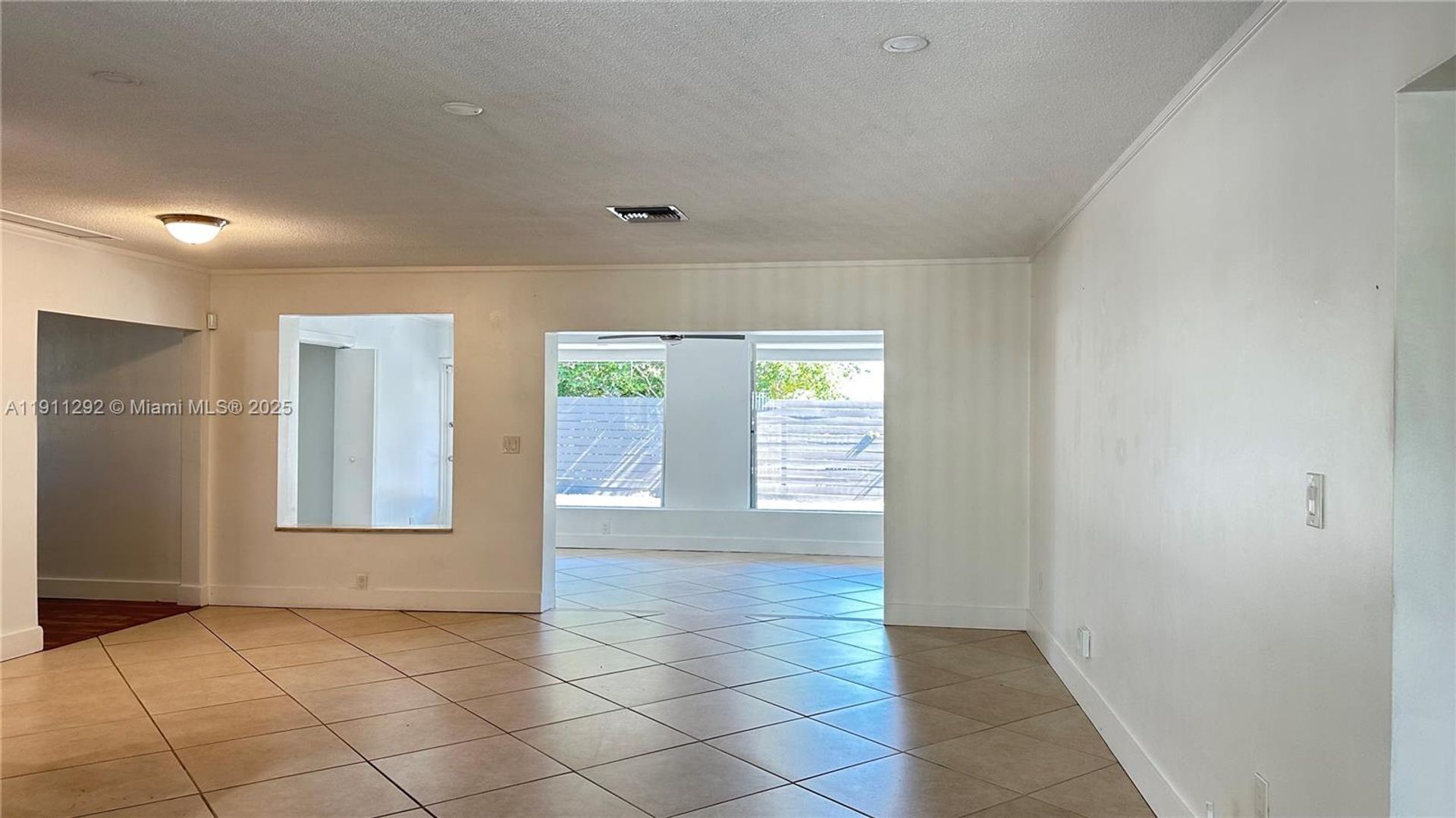 OAKLAND PARK House: 4460 NE 13TH TER #0