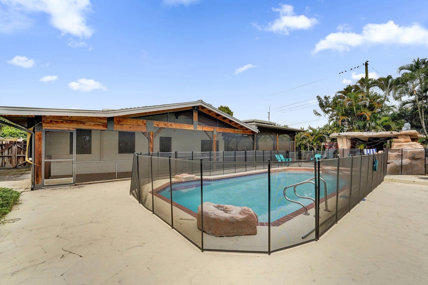 HOLLYWOOD House: 5612 HARDING ST #5612