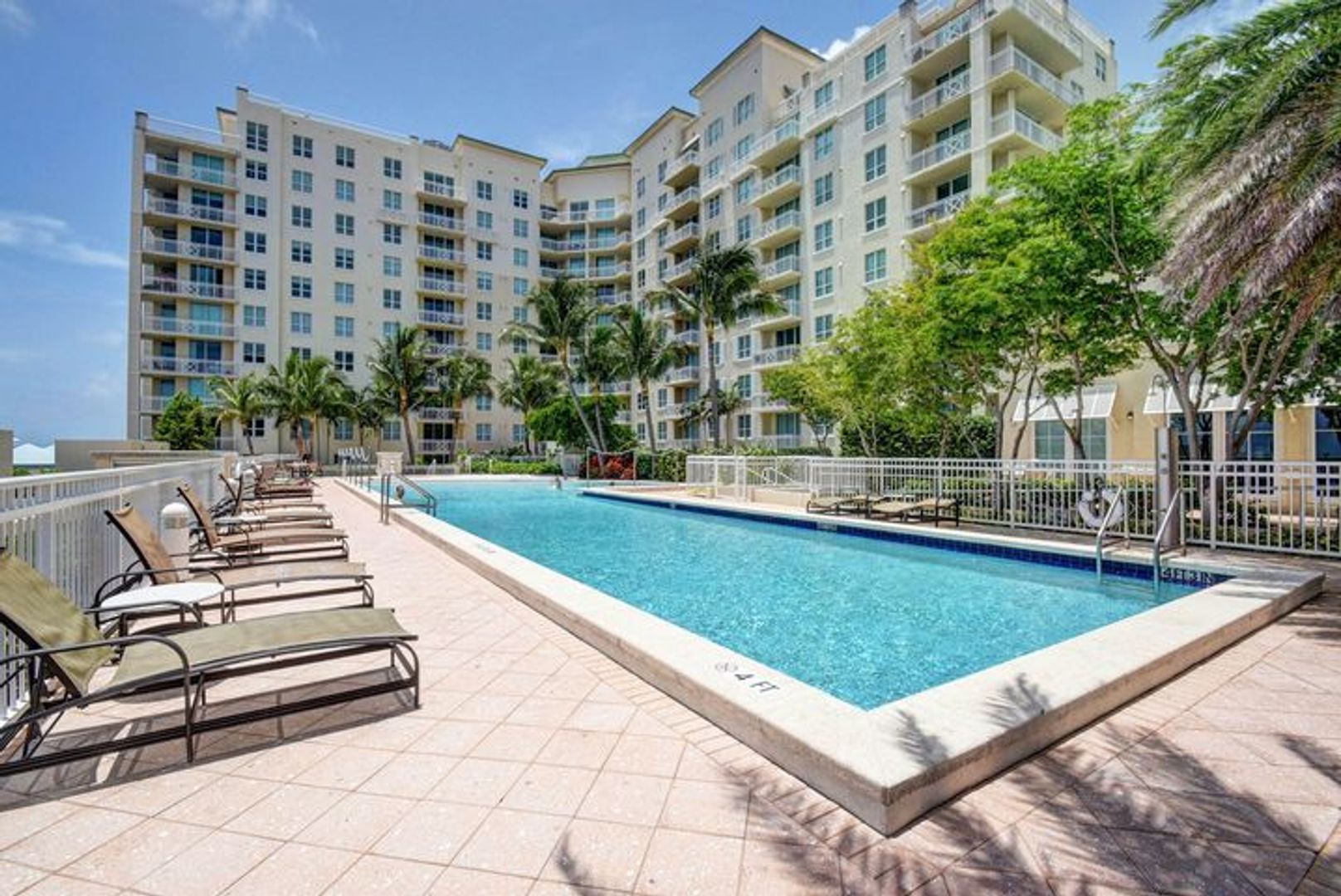 Boynton Beach House: 350 N Federal Highway 103