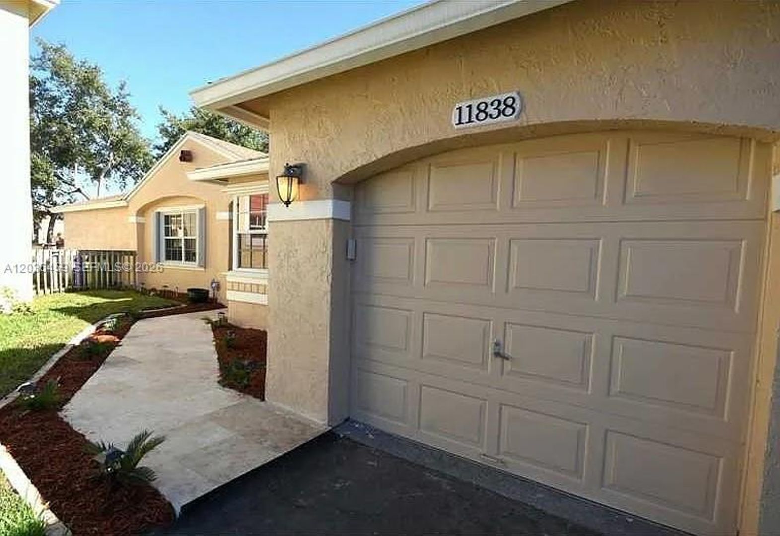 PEMBROKE PINES House: 11838 NW 13TH ST