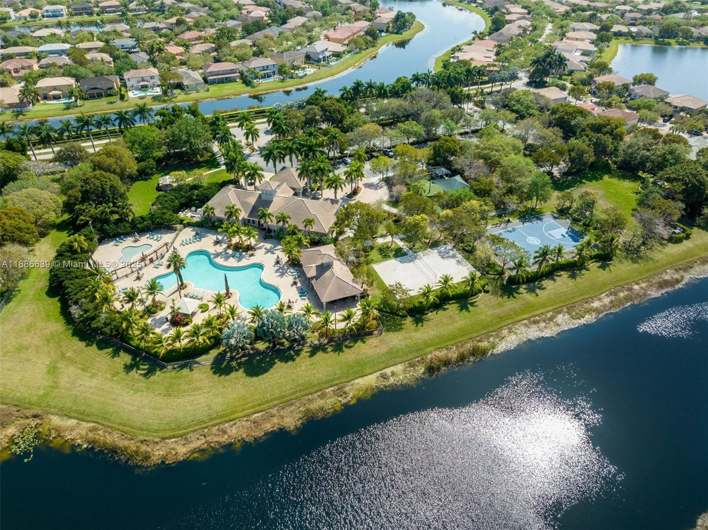 WESTON House: 19282 SENECA AVE #0