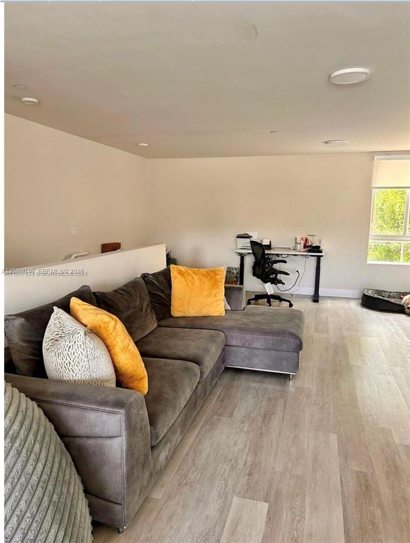 MIAMI LAKES House: 8508 NW 141ST TER APT 501