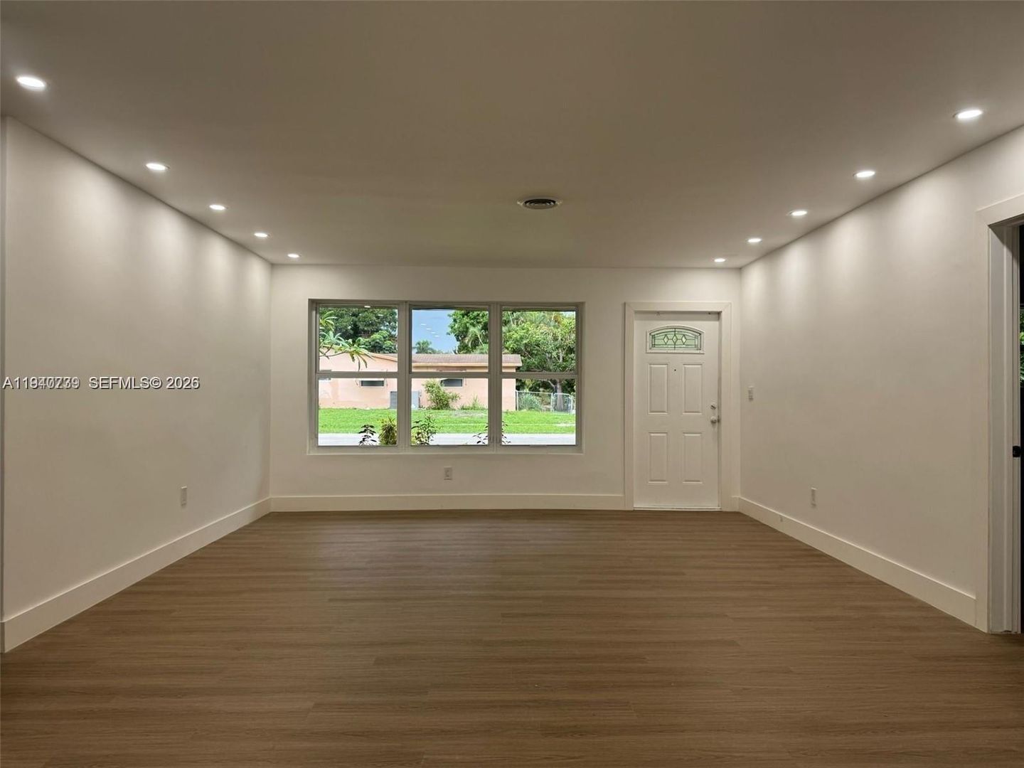 PLANTATION House: 370 NW 43RD AVE