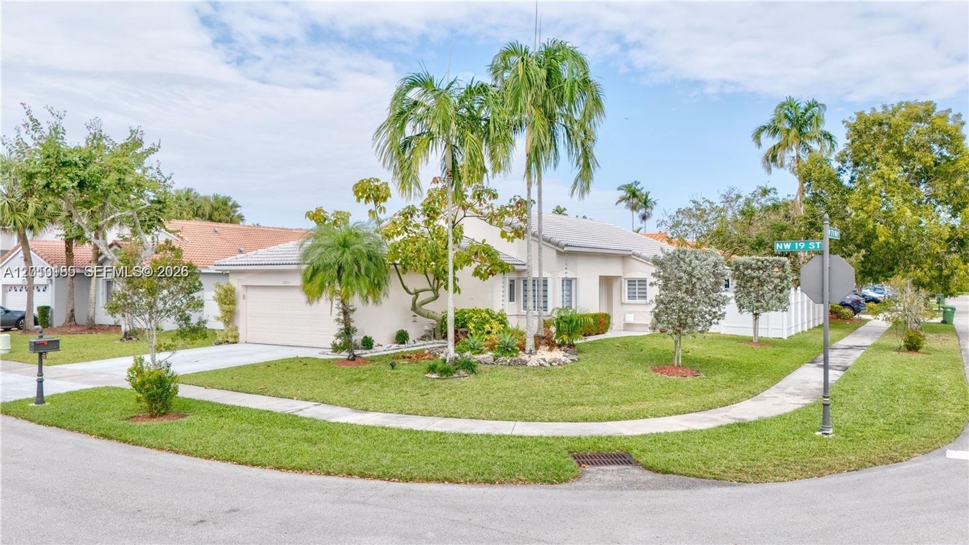 PEMBROKE PINES House: 17851 NW 19TH ST #17851