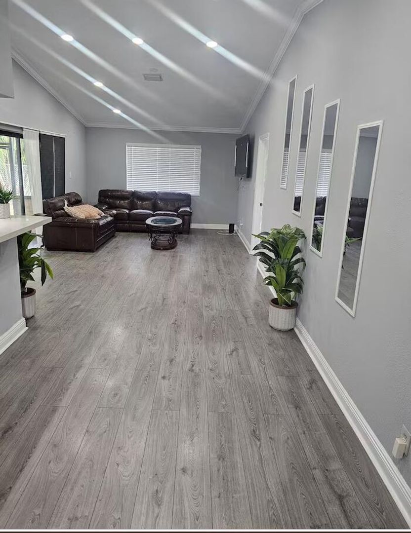 MARGATE House: 750 SW 55TH AVE #750