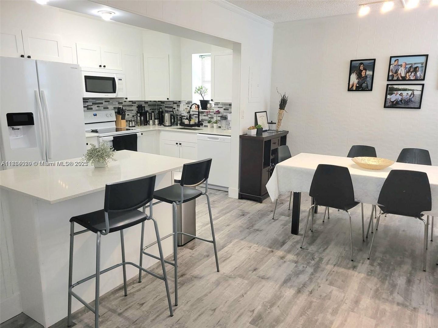 Aventura House: 20350 W COUNTRY CLUB DR # PH8-4