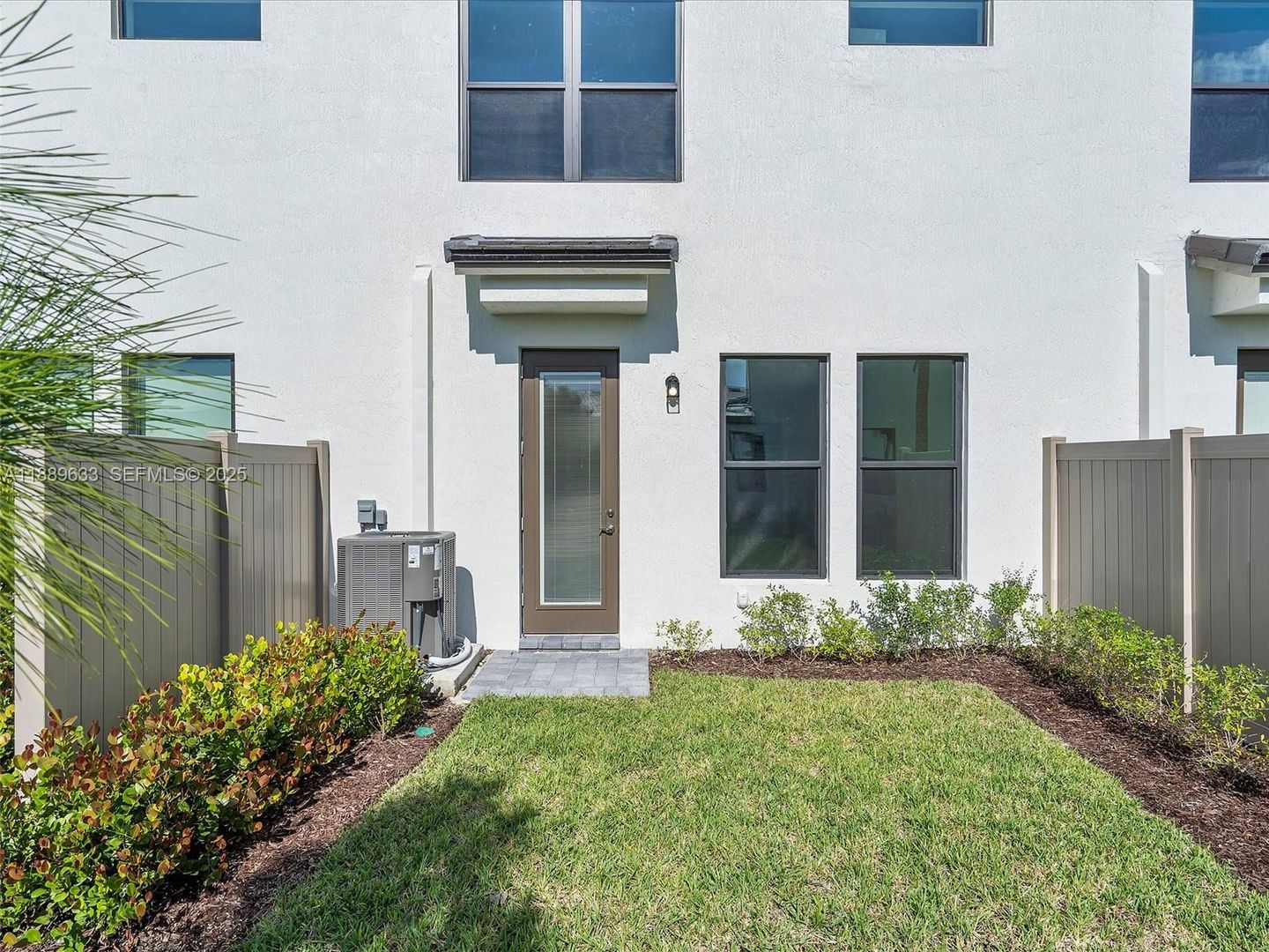 OAKLAND PARK House: 2108 APPLETON CIR N #0