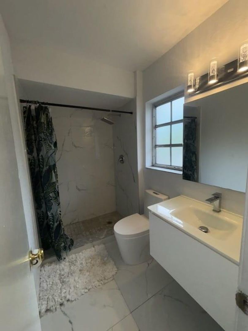 CORAL SPRINGS House: 3056 RIVERSIDE DR APT 4C