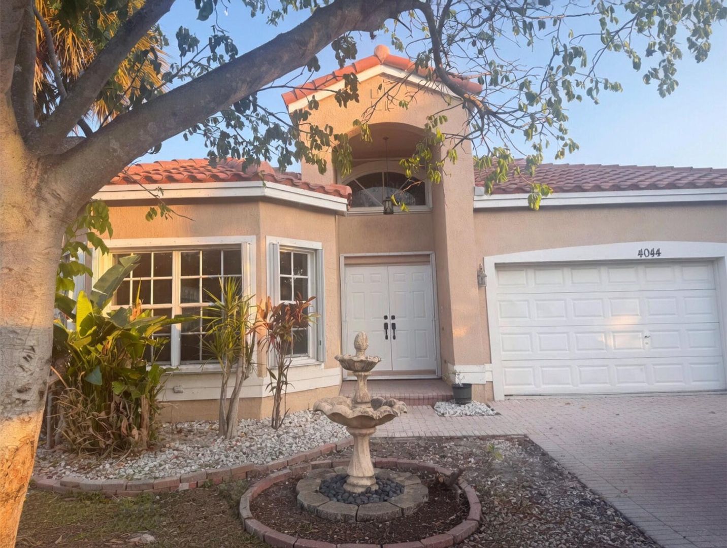 COCONUT CREEK House: 4044 NW 62ND CT #4044