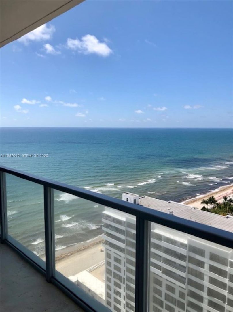 HOLLYWOOD House: 3101 S OCEAN DR #UNIT 2406