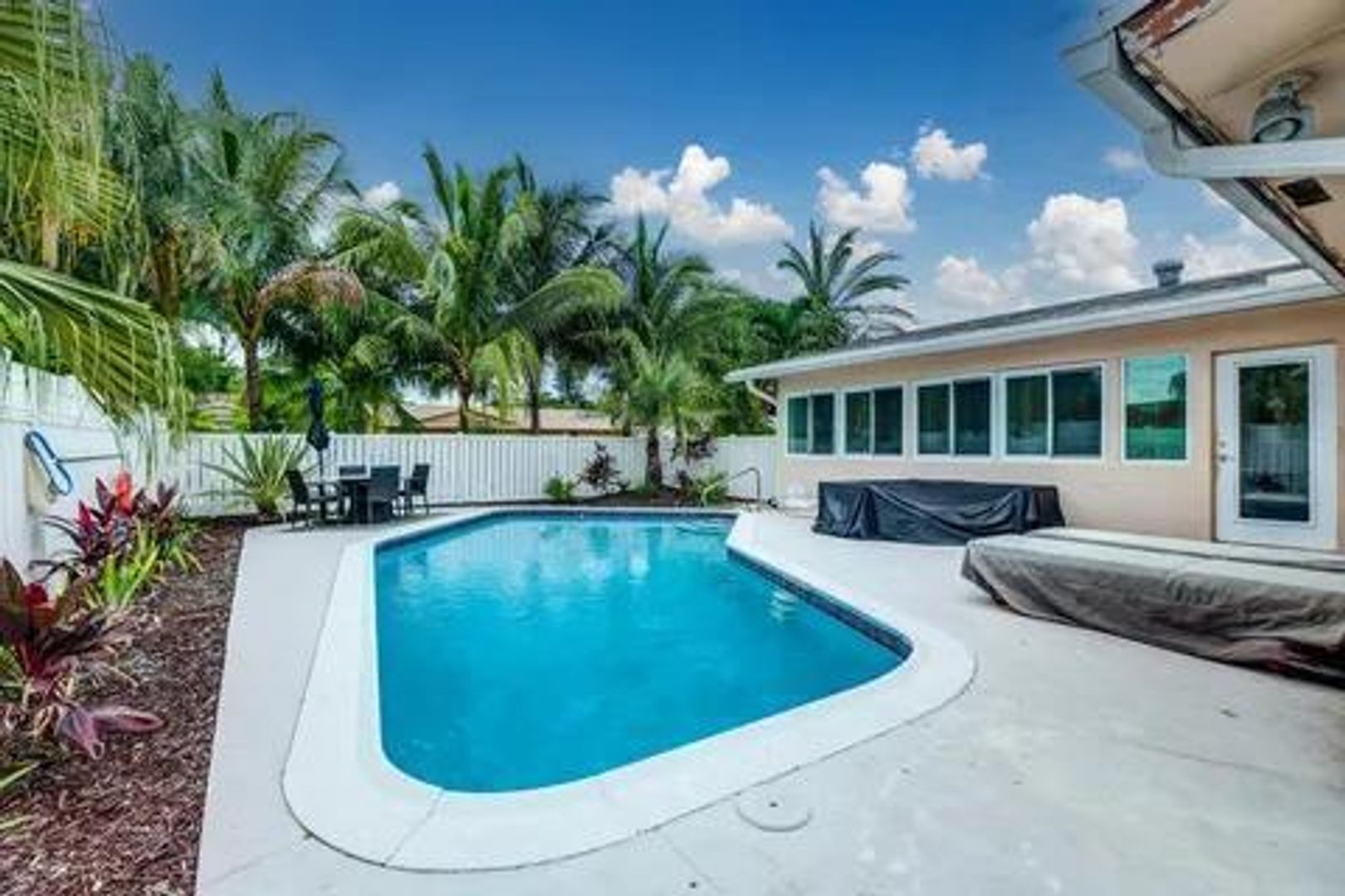 FORT LAUDERDALE House: 3170 NW 68TH COURT #0