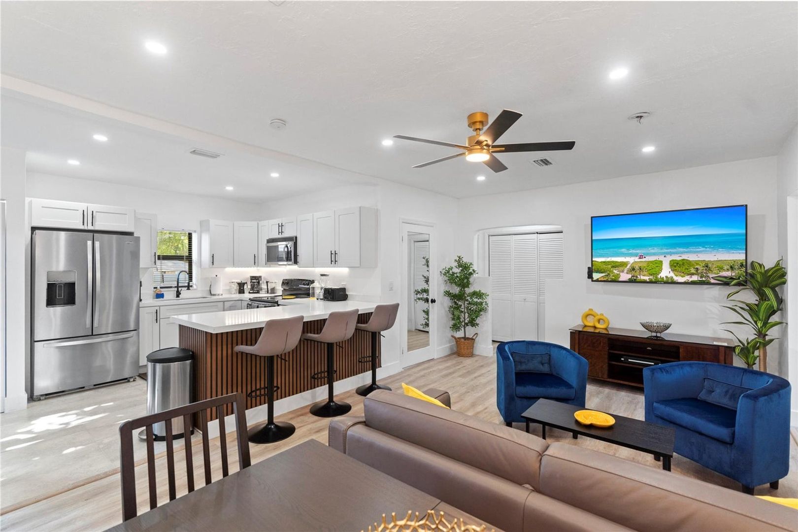 OAKLAND PARK House: 719 NE 36TH ST #0