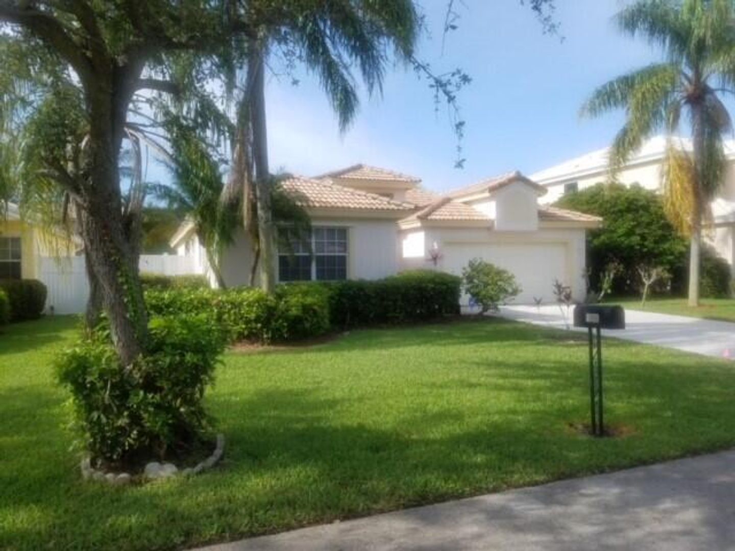 DELRAY BEACH House: 4070 LAURELWOOD LN